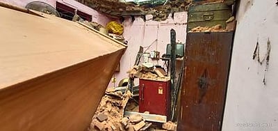 பாளையங்கோட்டையில் வீட்டின் மேற்கூரை இடிந்து விழுந்து ஒருவர் காயம்