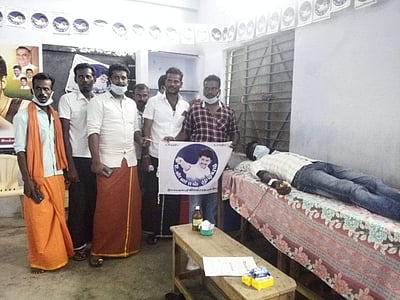 குல்லூர்சந்தை கிராமத்தில் விஜய் ரசிகர் மன்றத்தினர் சார்பில் ரத்ததான முகாம்