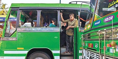 மகாராஷ்டிரம்: நடத்துனர் உடையில் இனி கண்காணிப்பு கேமரா