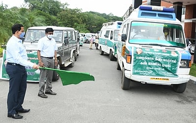 சேலத்தில் நடமாடும் 32 சிறப்பு மருத்துவக் குழு வாகனங்கள் தொடக்கி வைப்பு
