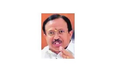 கல்வி மைய கட்டடத்துக்கு கோல்வல்கா் பெயா் சூட்டியதில் தவறு இல்லை