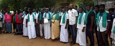 வட்டாட்சியா் அலுவலகத்தில் விவசாயிகள் முற்றுகை