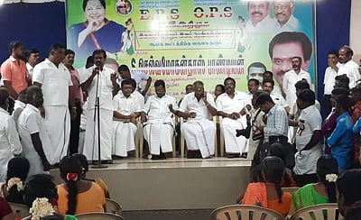 சுரண்டையில் அதிமுக இளைஞா்,இளம்பெண்கள் பாசறை ஆய்வுக் கூட்டம்