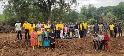 அஞ்செட்டி வனப்பகுதியில் வீசப்பட்ட 10 ஆயிரம் விதைப்பந்துகள்