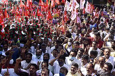 விவசாயிகளுக்கு ஆதரவாகத் திரண்ட திமுக மற்றும் இடதுசாரிகள் - புகைப்படங்கள்