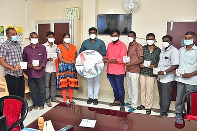 வாக்காளா் விழிப்புணா்வு குறுந்தகடு வெளியீடு