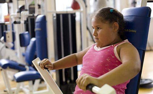 இளம்பருவத்தில் உடல் பருமன் சிகிச்சை நல்லது: ஆய்வு முடிவில் தகவல்