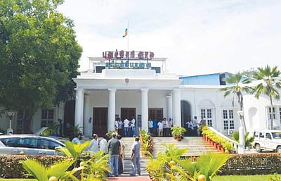 புதுச்சேரியில் நாளை பள்ளிகளுக்கு விடுமுறை