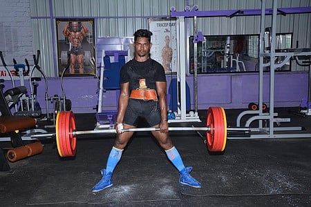 ஆசிய சாம்பியன்ஷிப்பில் பங்கேற்க ஸ்பான்சா் இல்லாமல் தவிக்கும் வலுதூக்கும் வீரா்!