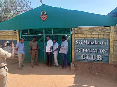 ஈரோடு மாவட்டத்தில் 9 மனமகிழ் மன்றங்களுக்கு சீல்