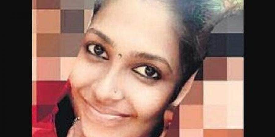 ஒன்றரை வயது மகனை துடிதுடிக்கக் கொன்று கடலில் வீசிய தாய்: காட்டிக் கொடுத்தத் தடயம்