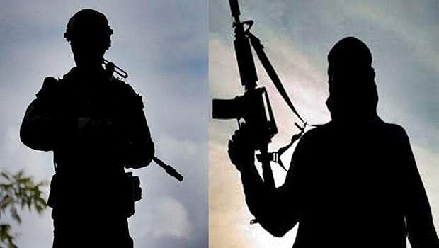 ஜம்மு-காஷ்மீர்: தீவிரவாதிகளால் கடத்தப்பட்ட காவல் அதிகாரி விடுவிப்பு