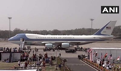 நமஸ்தே டிரம்ப்: இந்தியா வந்தார் டொனால்ட் டிரம்ப்