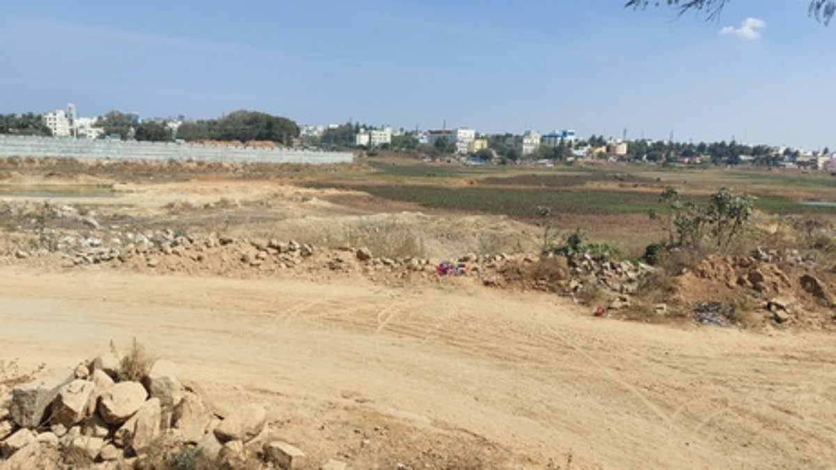 ஒசூரில் வடது ராமநாயக்கன் ஏரி: தொடங்கியது குடிநீா் பிரச்னை