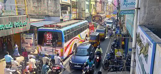 போக்குவரத்து நெரிசலில் ராசிபுரம்...!