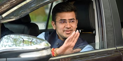 ' தேஜஸ்வி சூர்யா விமானக் கதவை தவறுதலாகத் திறந்துவிட்டார், மன்னிப்பும் கோரினார்'