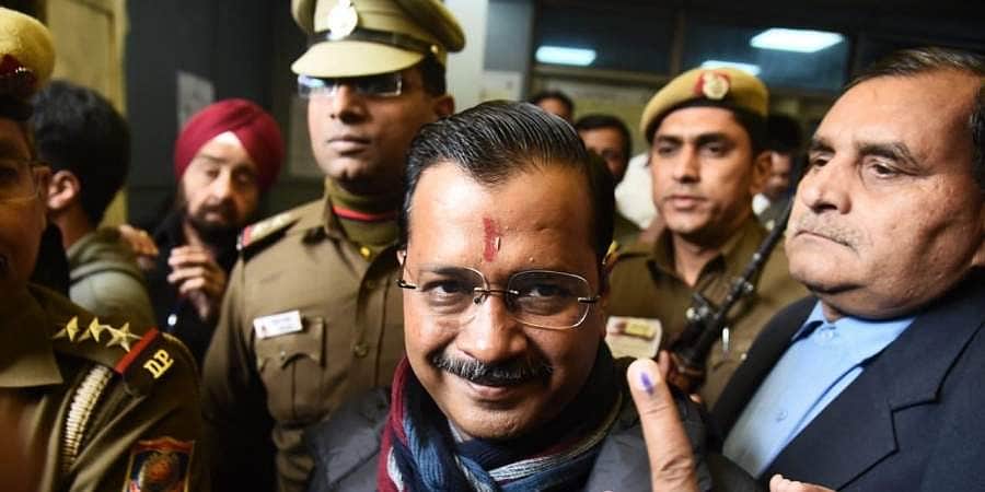 தேர்தல் நாளில் பெண்களுக்கு எதிராக டிவீட் செய்து சிக்கிய முதல்வர் கேஜரிவால்