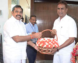 அதிமுகவில் மீண்டும் உள்கட்சிப் பூசல்: எடப்பாடி பழனிசாமிக்கு எதிராக எஸ்.பி.வேலுமணி போா்க்கொடி