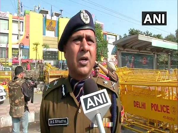 தில்லி ஷஹீன் பாக் பகுதியில் 144 தடை உத்தரவு பிறப்பிப்பு: காவல்துறையினர் குவிப்பு