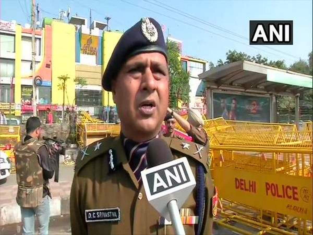 தில்லி ஷஹீன் பாக் பகுதியில் 144 தடை உத்தரவு பிறப்பிப்பு: காவல்துறையினர் குவிப்பு