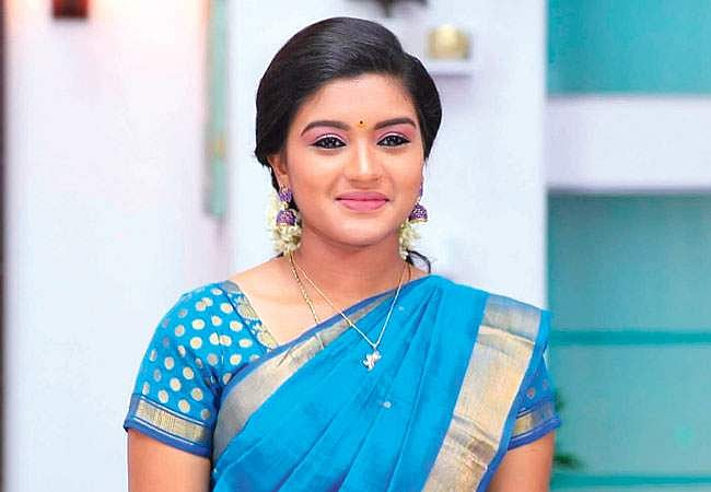 பல ரசிகர்களின் மனதில் இடம் பிடித்து குறுகிய காலத்தில் பிரபலமானவர்! 