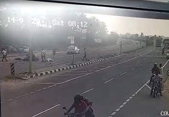 ஜம்மு-காஷ்மீர் நெடுஞ்சாலையில் விபத்து: 2 பேர் பலி