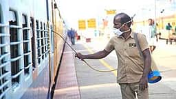 நாகா்கோவில்-மும்பை விரைவு
ரயில் மாற்றுப்பாதையில் இயக்கம்