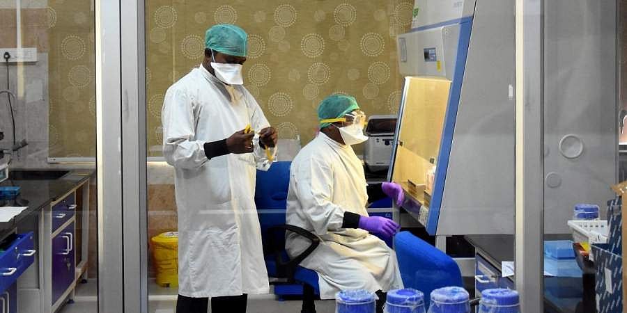 சிகிச்சை அளித்திருந்தால் காப்பாற்றியிருக்கலாம்: கரோனா பாதித்து உயிரிழந்தவரின் மகன் குற்றச்சாட்டு