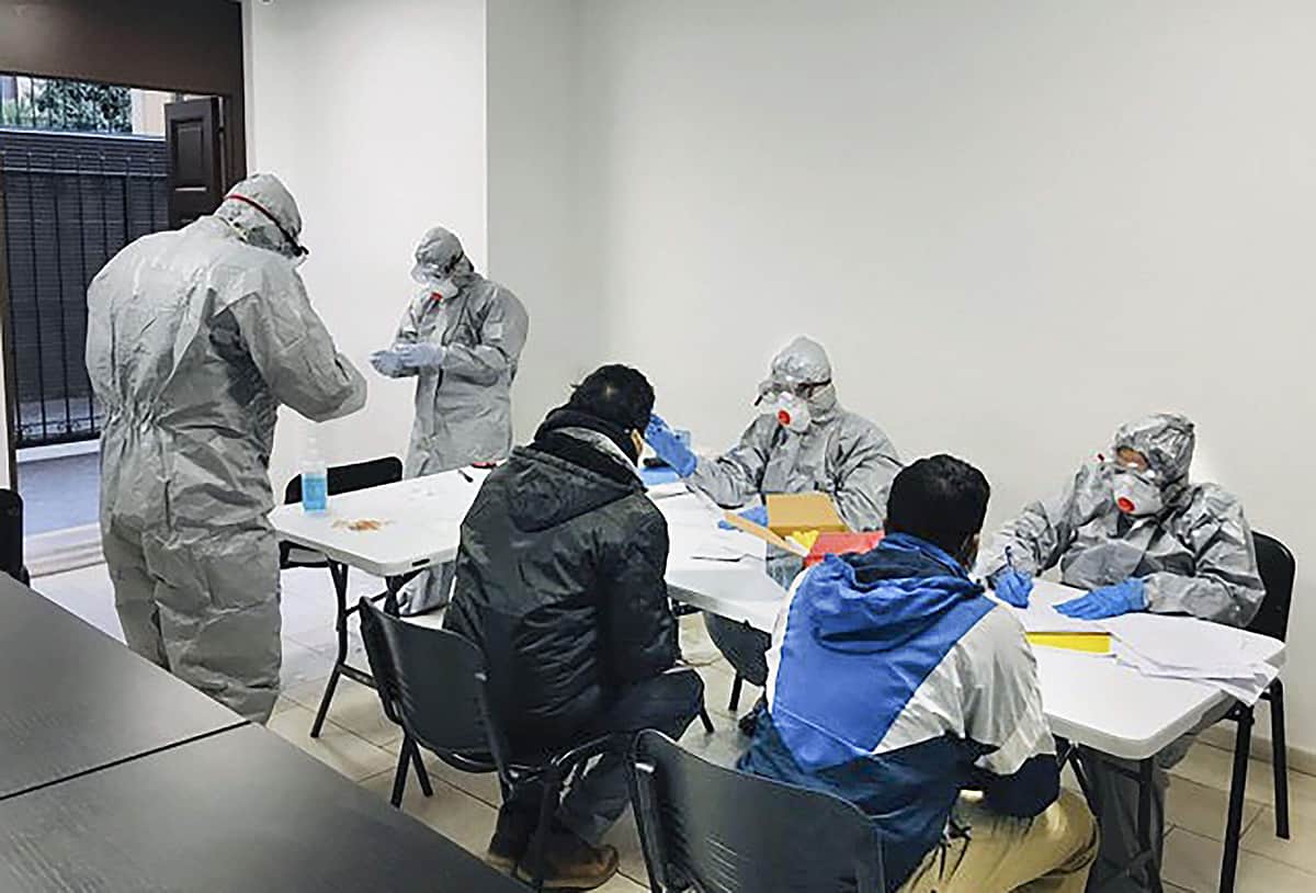 இரண்டு வாரங்களுக்கு சர்வதேச விமான சேவையை நிறுத்தியது சவூதி அரேபியா