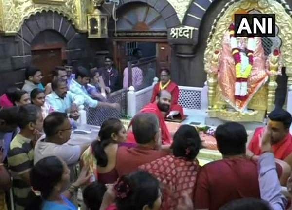 கரோனா எதிரொலி: சீரடி சாய்பாபா ஆலயம் மூடல்