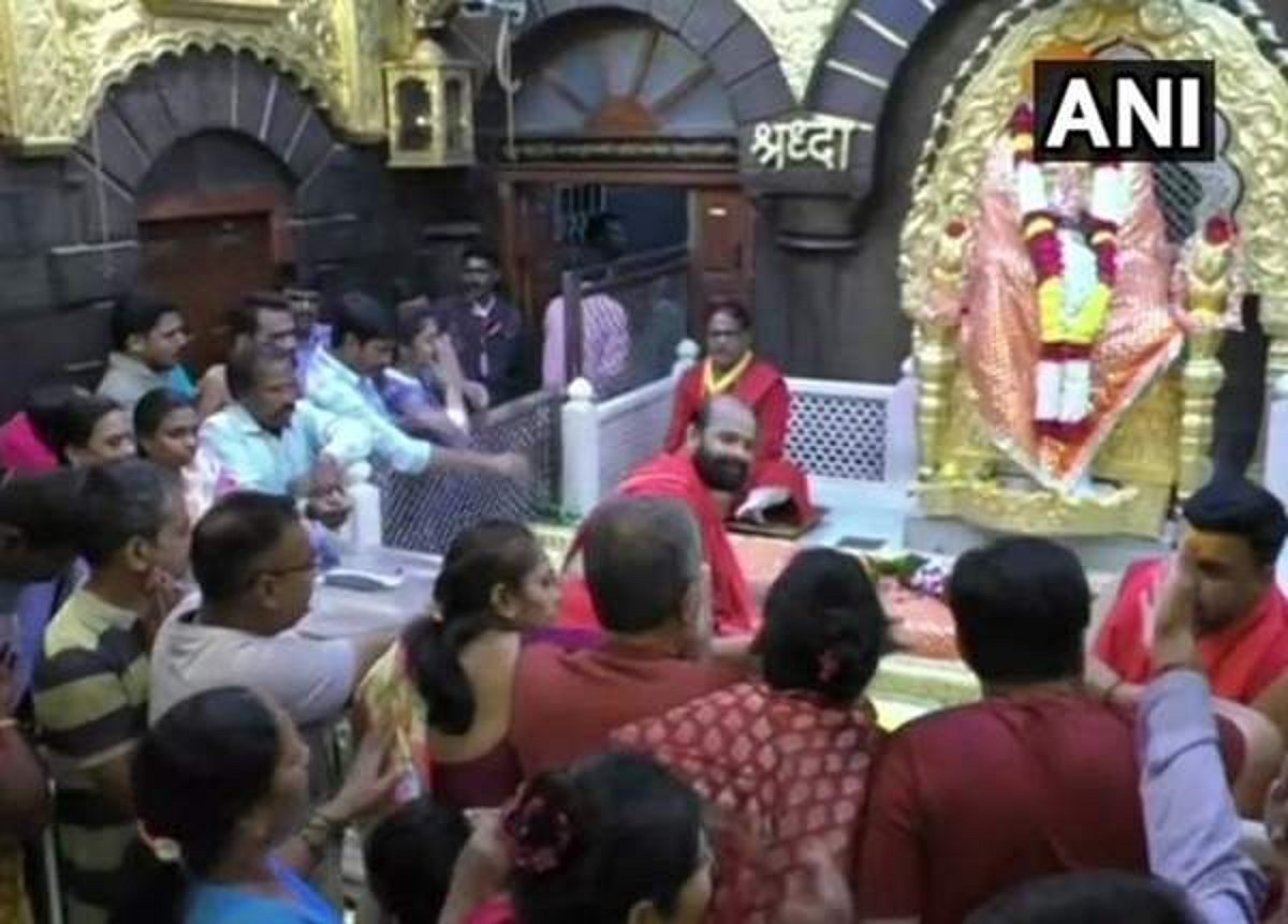 கரோனா எதிரொலி: சீரடி சாய்பாபா ஆலயம் மூடல்