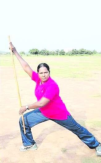 தான் கற்ற சிலம்பக்கலை தன்னோடு அழிந்துவிடாமல்