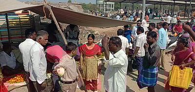 ராணிப்பேட்டை வாரச் சந்தையில் பரபரப்பு