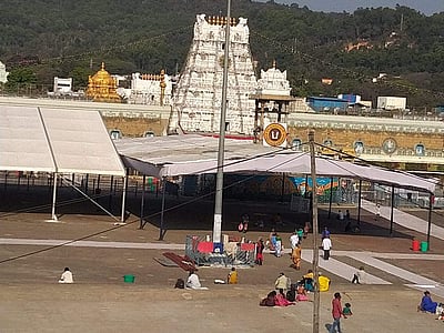 கரோனா: வெறிச்சோடிய திருமலை