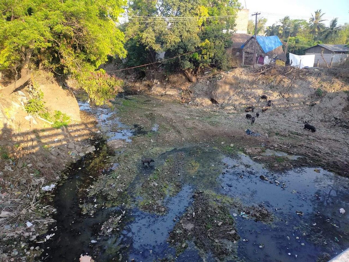 நீர்வழிகள் இல்லாததால் நிரம்பாத குளங்கள்