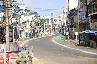 குமரி மாவட்டம் வெறிச்சோடியது 