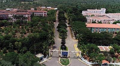 ஈரோட்டில் கடைகள் அடைப்பு: வீட்டிற்குள் முடங்கிய பொதுமக்கள்