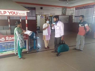 எர்ணாகுளம் ரயிலில் வந்தவர்கள் தீவிர பரிசோதனைக்கு பிறகே திருவாரூருக்குள் அனுமதி 