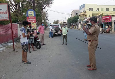 பவானியில் வாகனச் சோதனையின்போது பிடிபட்ட சூடான் மாணவர்கள் மருத்துவமனையில் அனுமதி