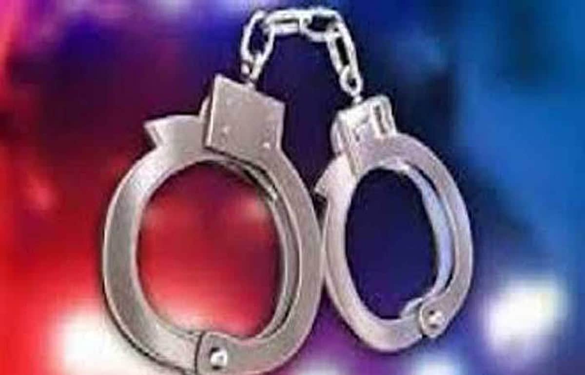 கரோனா ஊரடங்கு: கல்யாண ஊர்வலம் சென்ற மாப்பிள்ளை உட்பட எட்டு பேர் மீது வழக்கு