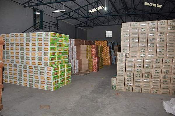 தமிழகத்தில் 100 கோடி மதிப்பிலான தீப்பெட்டி பண்டல்கள் தேக்கம்