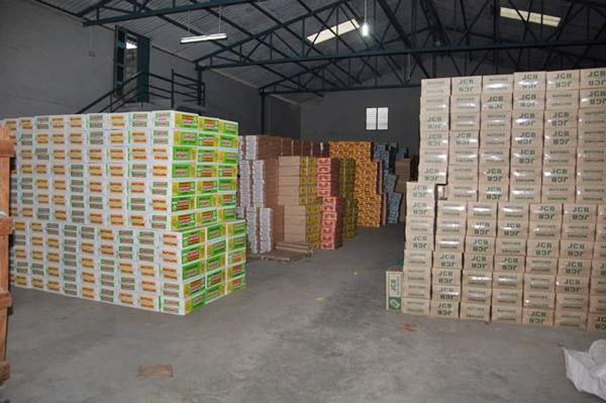 தமிழகத்தில் 100 கோடி மதிப்பிலான தீப்பெட்டி பண்டல்கள் தேக்கம்