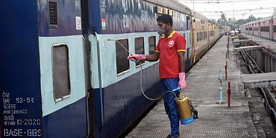 ரயில் பெட்டிகளை தனி வார்டுகளாக மாற்றும் பணி தொடக்கம்