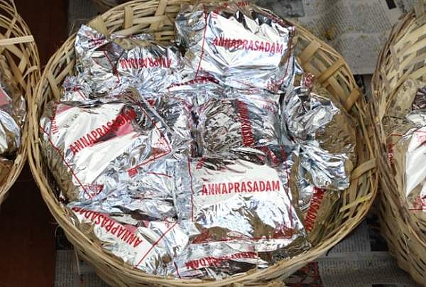 ஏழை, எளியவர்களுக்கு தினசரி 45 ஆயிரம் உணவு பொட்டலங்கள் வழங்க தேவஸ்தானம் ஏற்பாடு