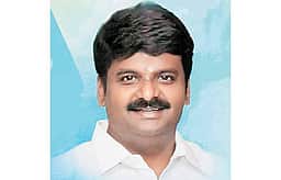 விராலிமலை அதிமுக வேட்பாளா்!