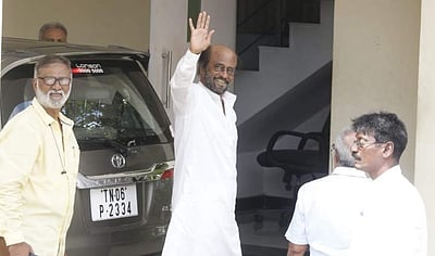 காலம்தான் பதில் சொல்லும்: ஆலோசனைக் கூட்டத்திற்குப் பின்னர் ரஜினி பேட்டி