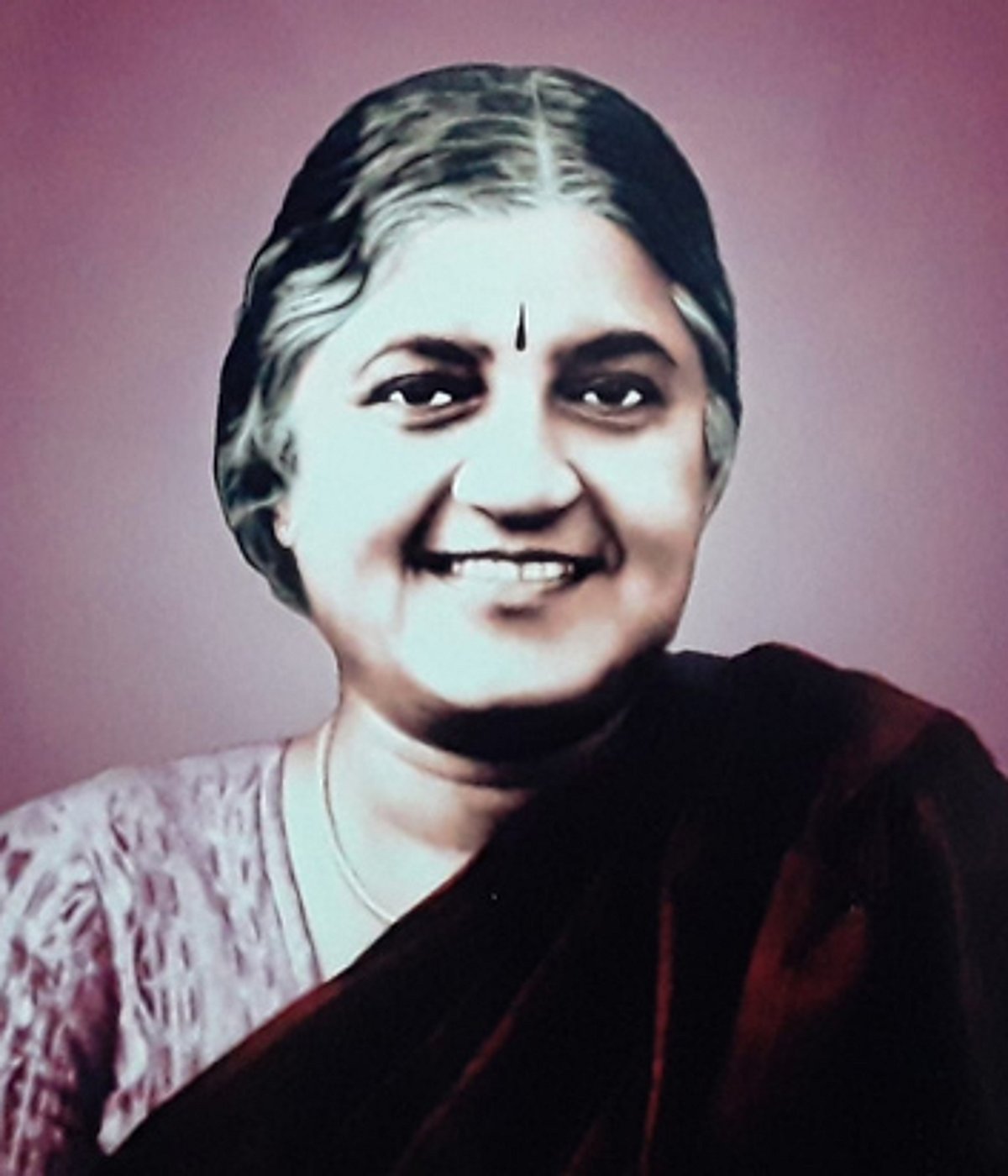 கிராம மக்கள் மேம்பாட்டுக்கு வாழ்நாளை அா்ப்பணித்த செளந்தரம் அம்மா