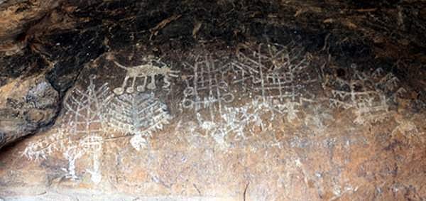 பதிமலையில் பாழடைந்த நிலையில் நூற்றாண்டுகள் பழமையான குகை ஓவியங்கள்