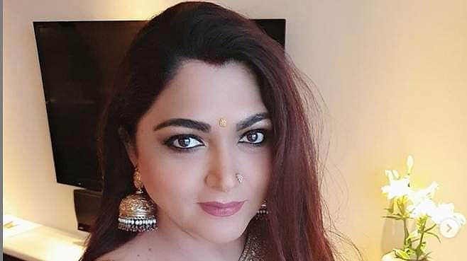 குஷ்புவுக்குக் கெளரவ டாக்டர் பட்டம் வழங்கியது உலகத் தமிழ்ப் பல்கலைக்கழகம்