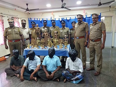 தஞ்சாவூர் ஜைன கோயிலில் திருட்டு போன 22 சிலைகள் மீட்பு: 4 பேர் கைது